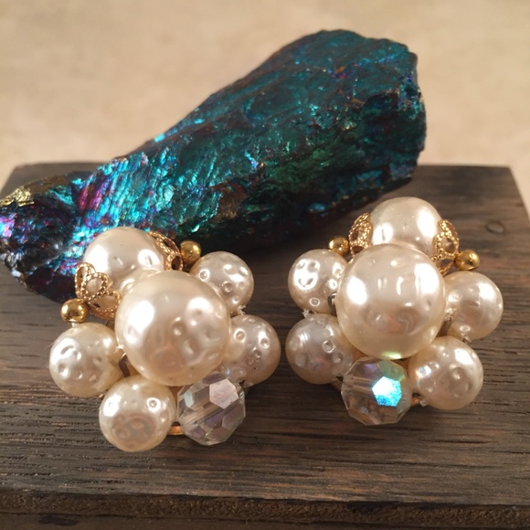 Pearl Cluster Vintage Clip On Earrings AB beads - Picture 2 of 4